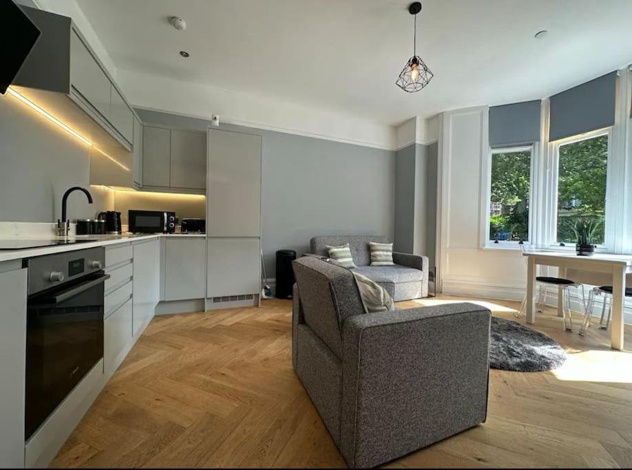 Superior Stay, Sophia Gardens, City Centre And Stadium Sleeps 4 Cardiff Bagian luar foto